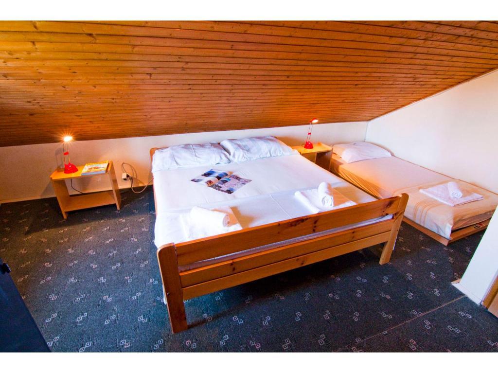 ヴィラ ミア カサ スペタル 部屋 写真
