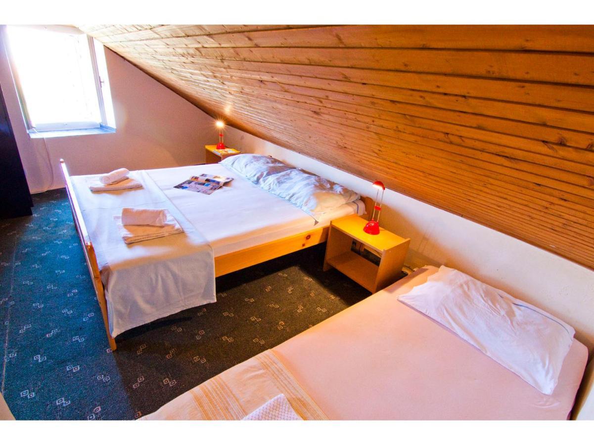 ヴィラ ミア カサ スペタル 部屋 写真